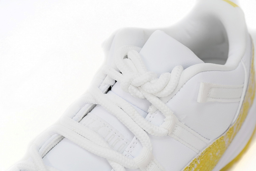  Air Jordan 11 Retro Low WMNS AH7860-107