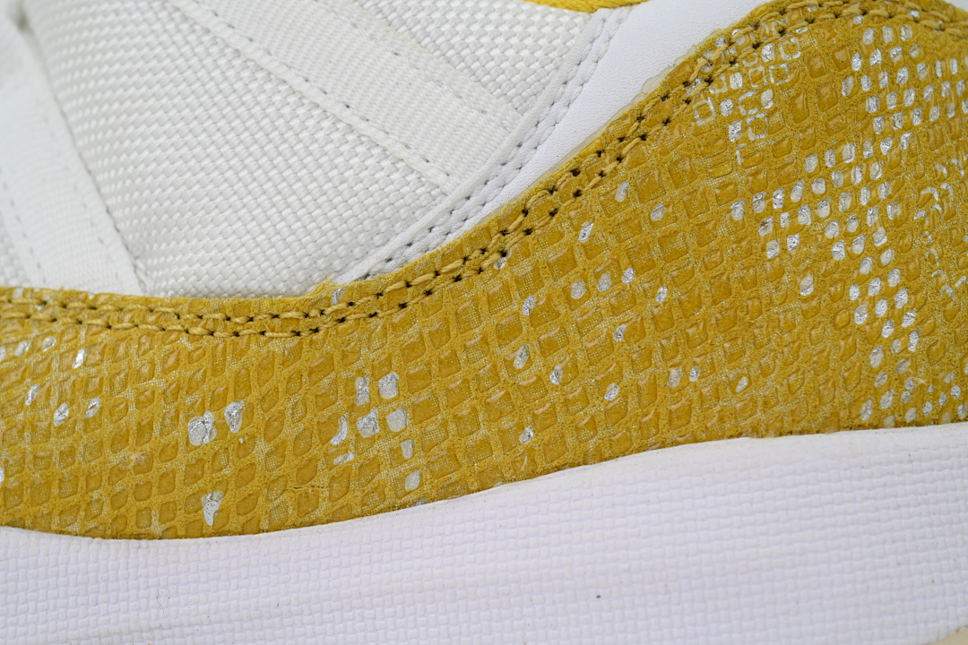Air Jordan 11 Retro Low WMNS AH7860-107 