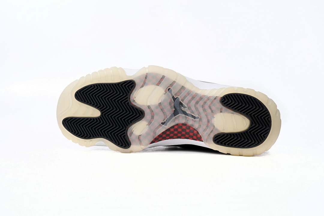 Air Jordan 11 25th Anniversary Black Silver Eyelets