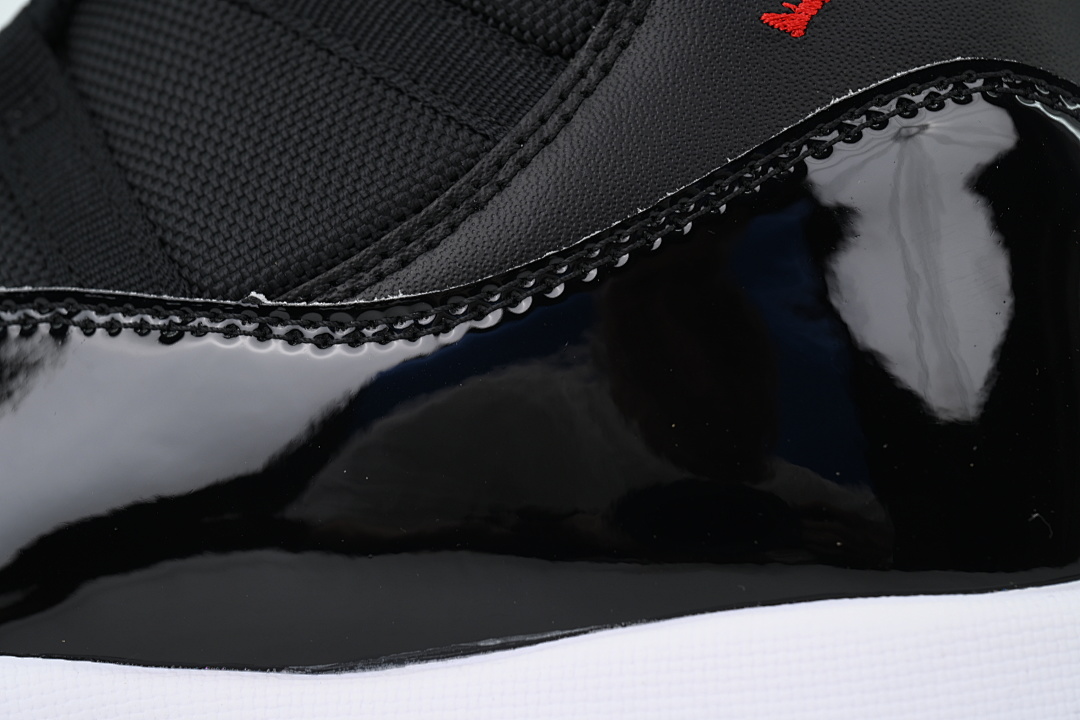 Air Jordan 11 Retro Bred