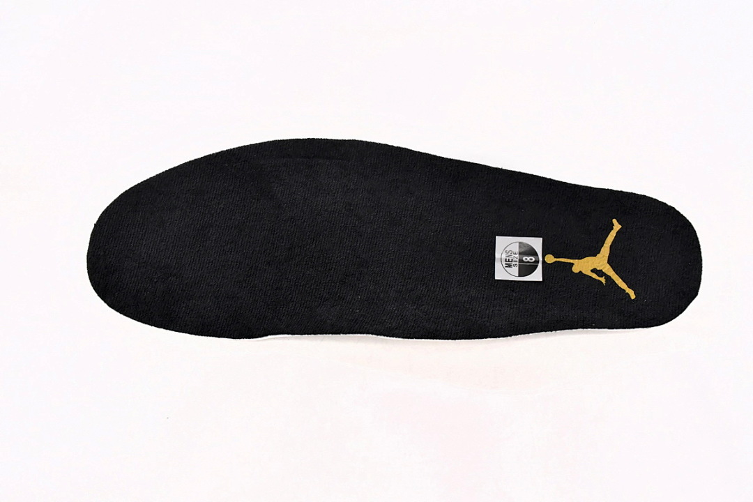Air Jordan 11 Retro Cap and Gown