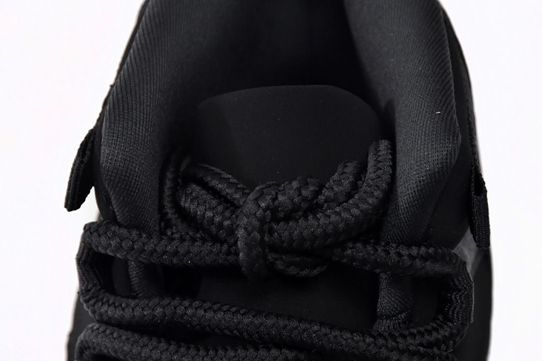 Air Jordan 11 Retro Cap and Gown