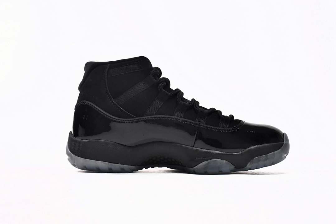 Air Jordan 11 Retro Cap and Gown