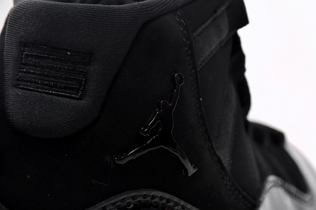 Air Jordan 11 Retro Cap and Gown