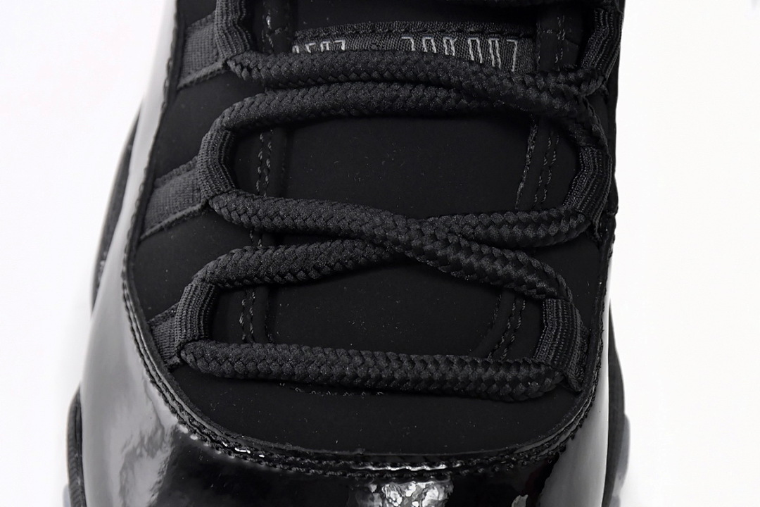 Air Jordan 11 Retro Cap and Gown