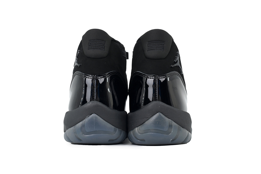 Air Jordan 11 Retro Cap and Gown