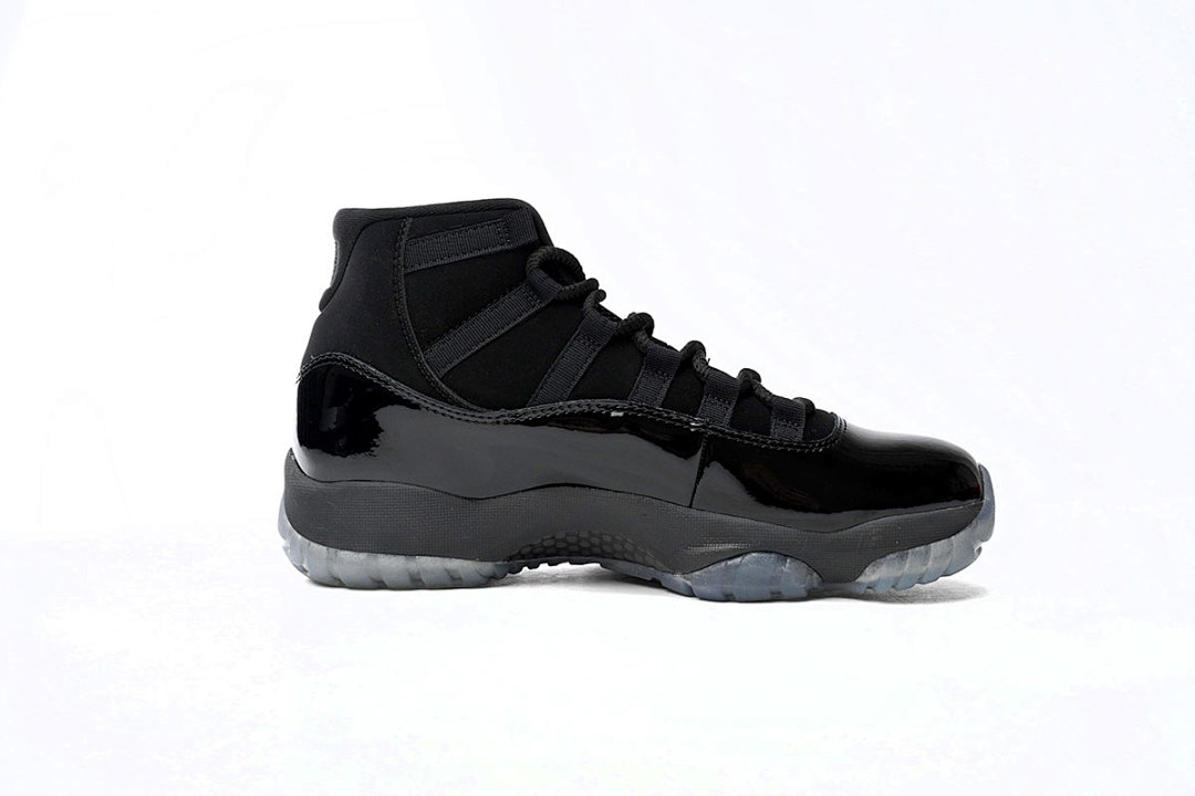 Gorra y toga de Air Jordan 11 Retro