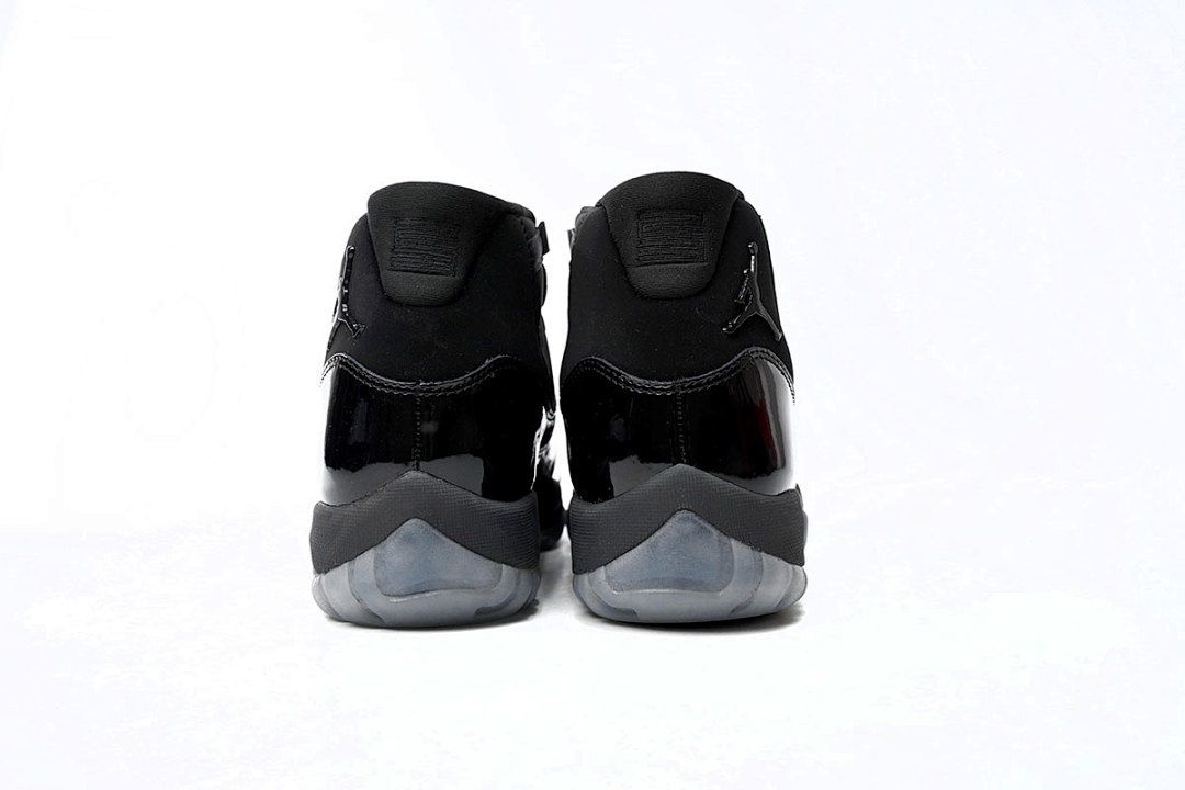 Gorra y toga de Air Jordan 11 Retro