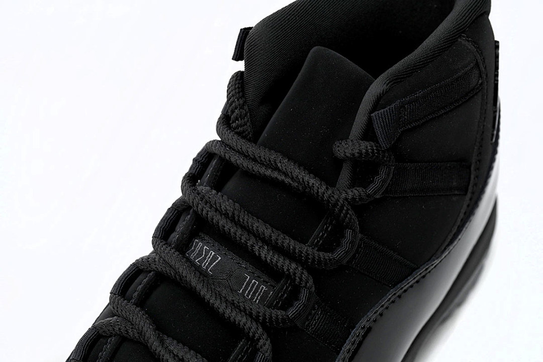 Gorra y toga de Air Jordan 11 Retro