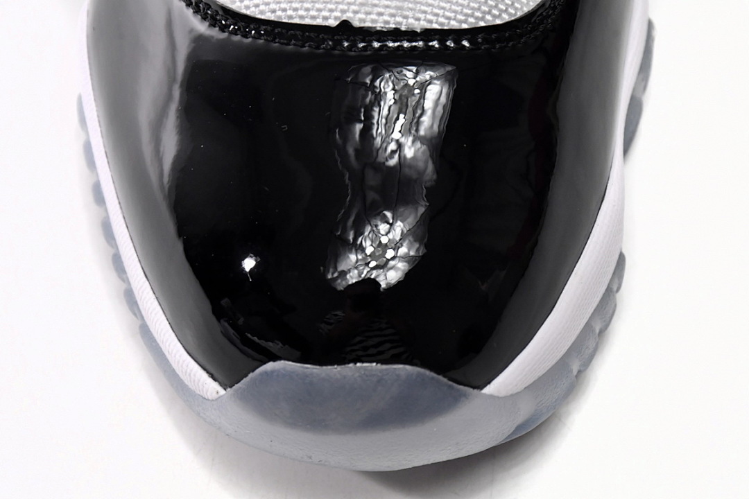 Air Jordan 11 Retro Concord
