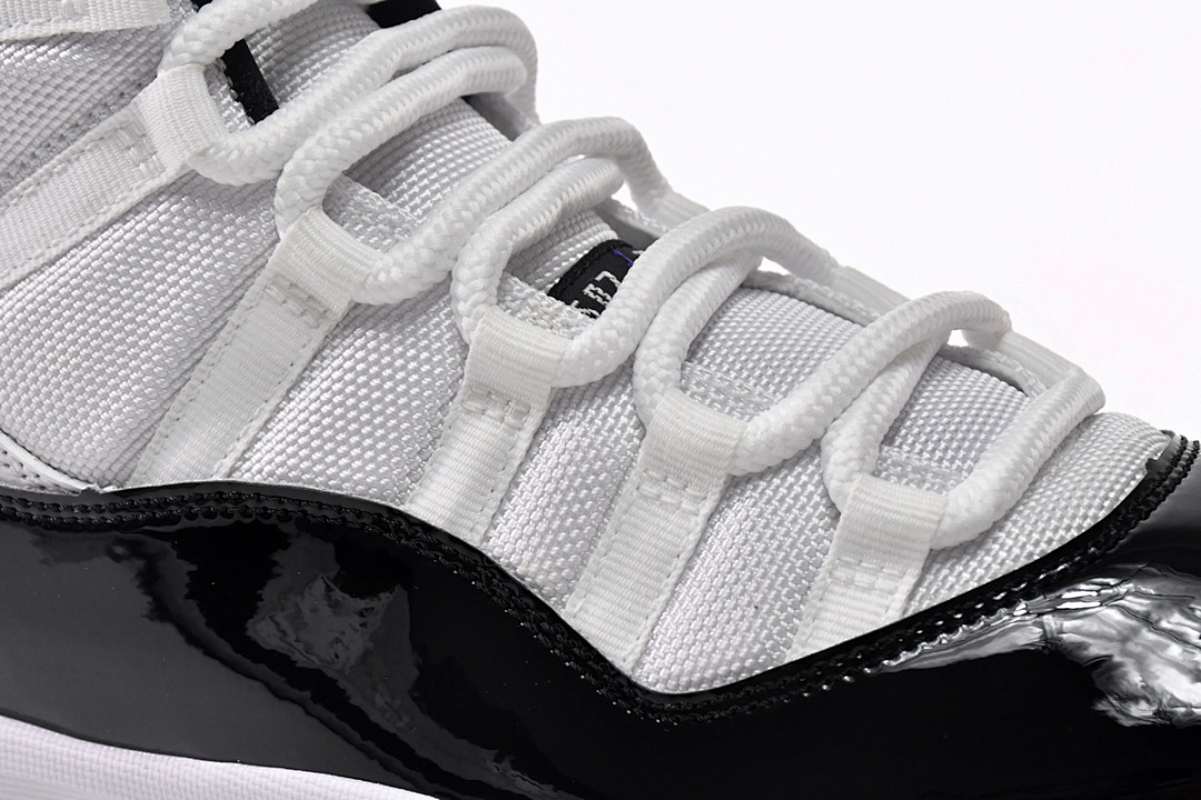 Air Jordan 11 Retro Concord