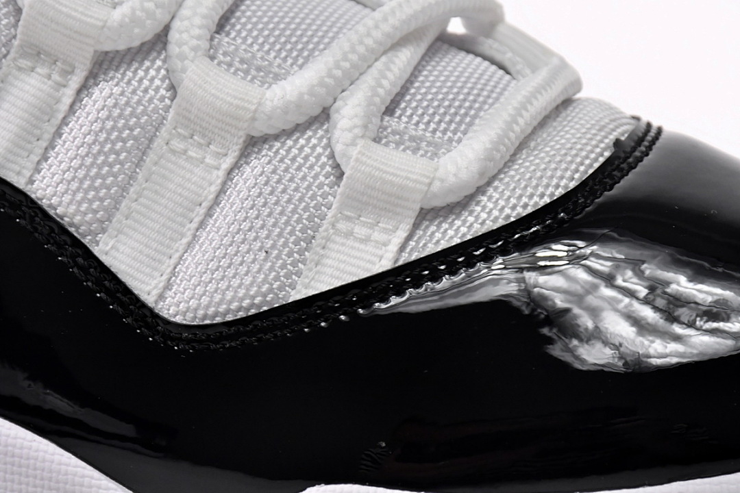 Air Jordan 11 Retro Concord