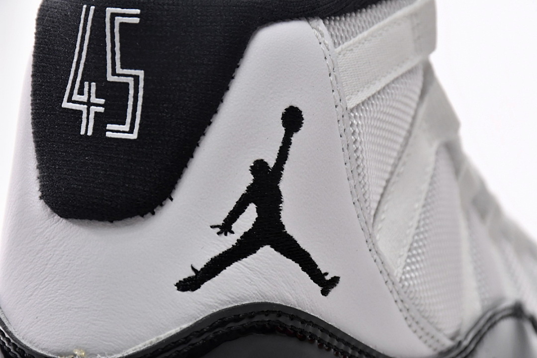 Air Jordan 11 Retro Concord