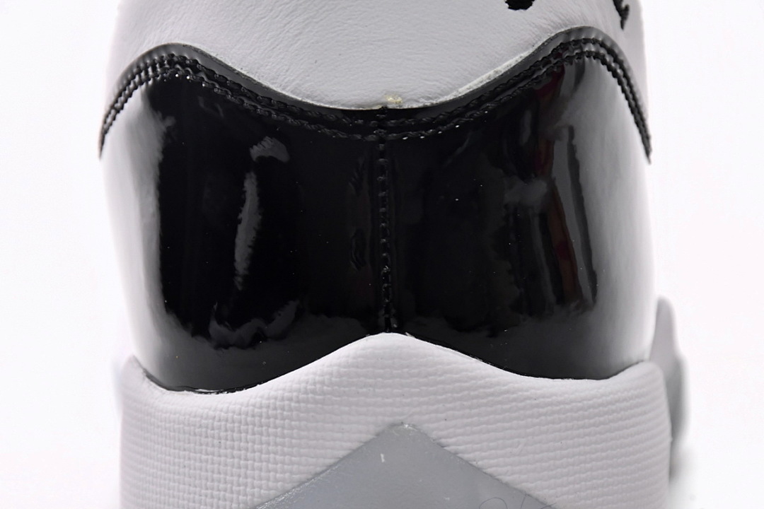 Air Jordan 11 Retro Concord