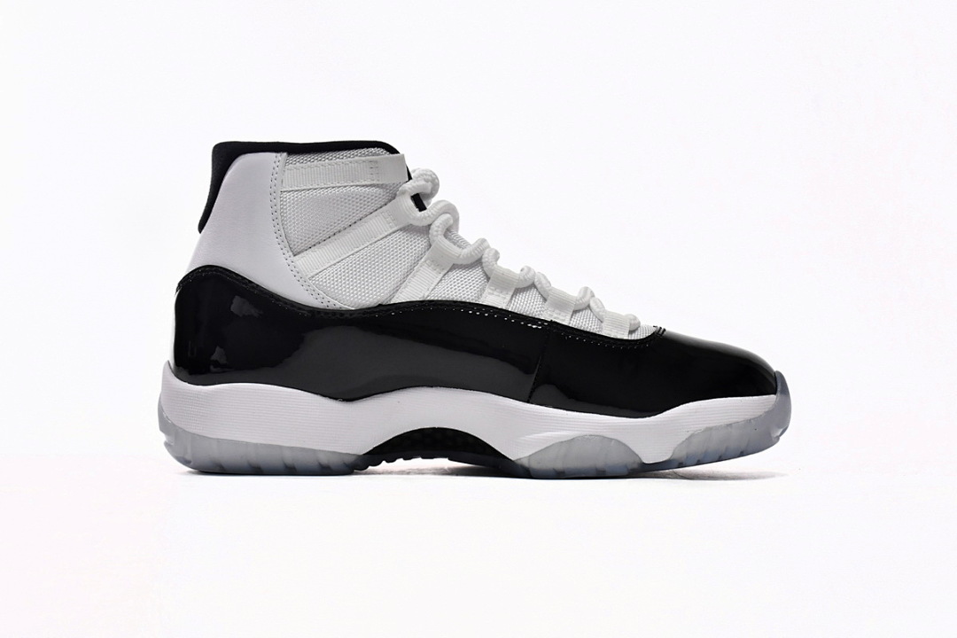 Air Jordan 11 Retro Concord