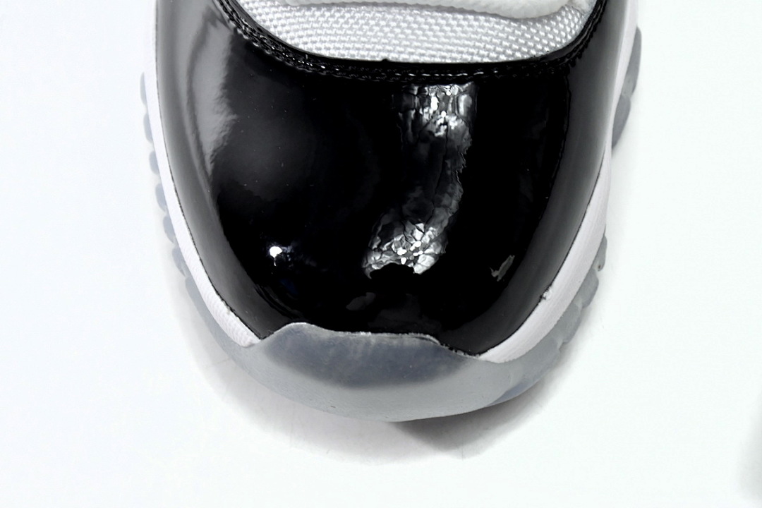 Air Jordan 11 Retro Low Concord