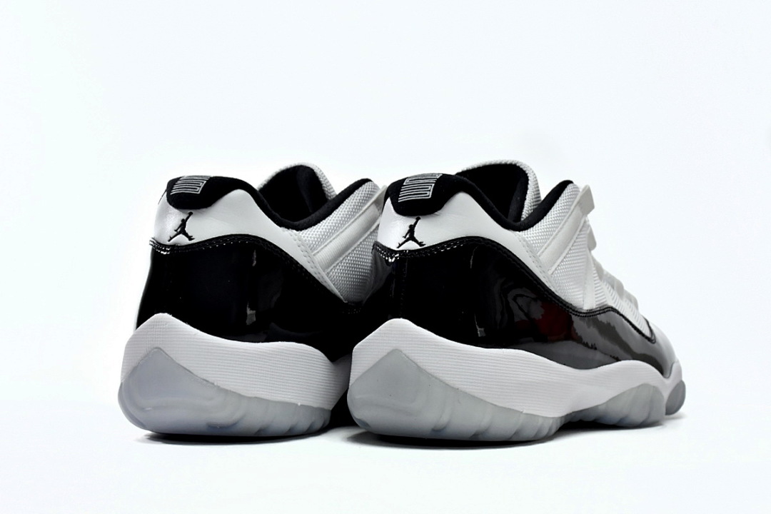 Air Jordan 11 Retro Low Concord