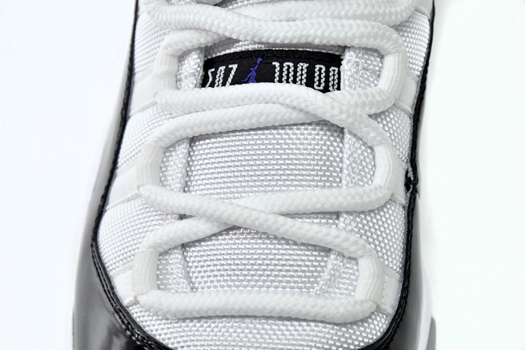 Air Jordan 11 Retro Low Concord