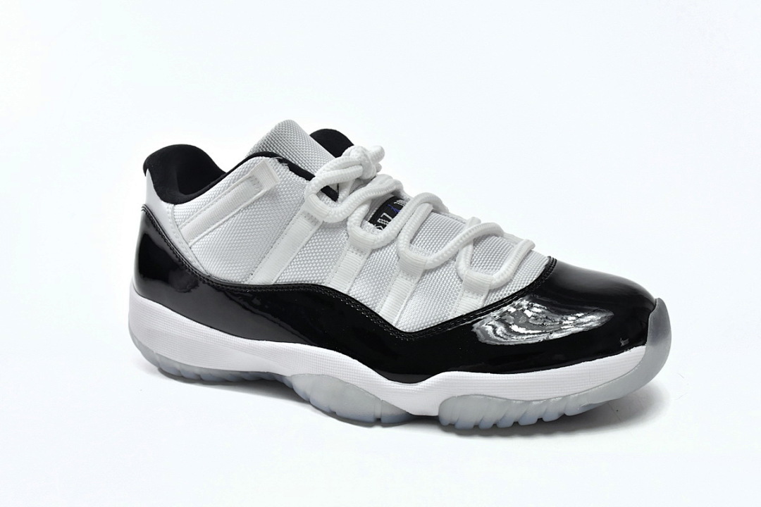 Air Jordan 11 Retro Low Concord