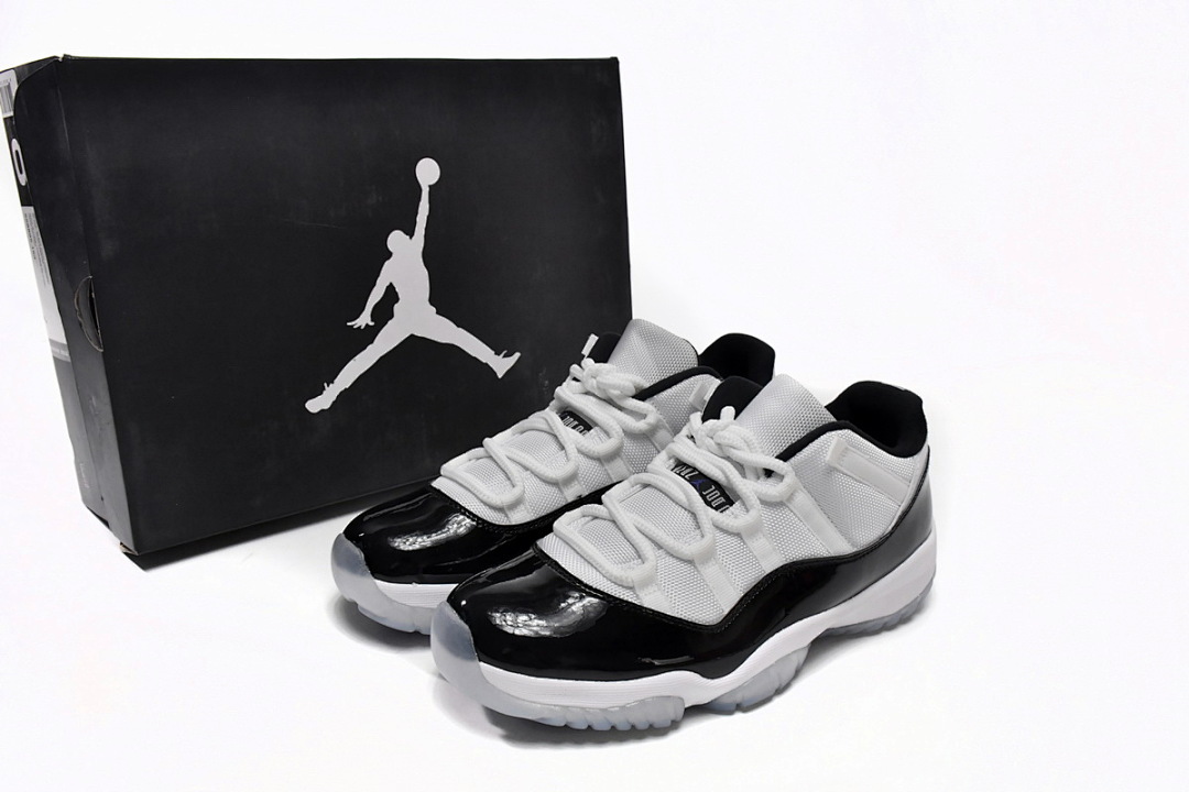Air Jordan 11 Retro Low Concord
