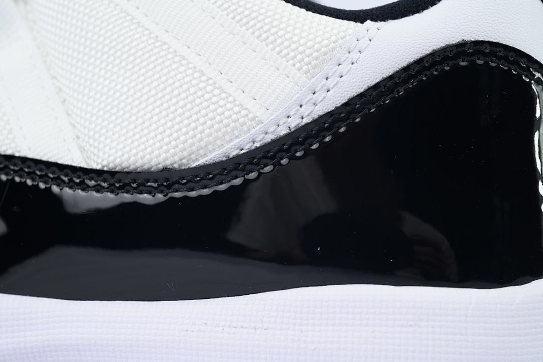 Air Jordan 11 Retro Low Concord