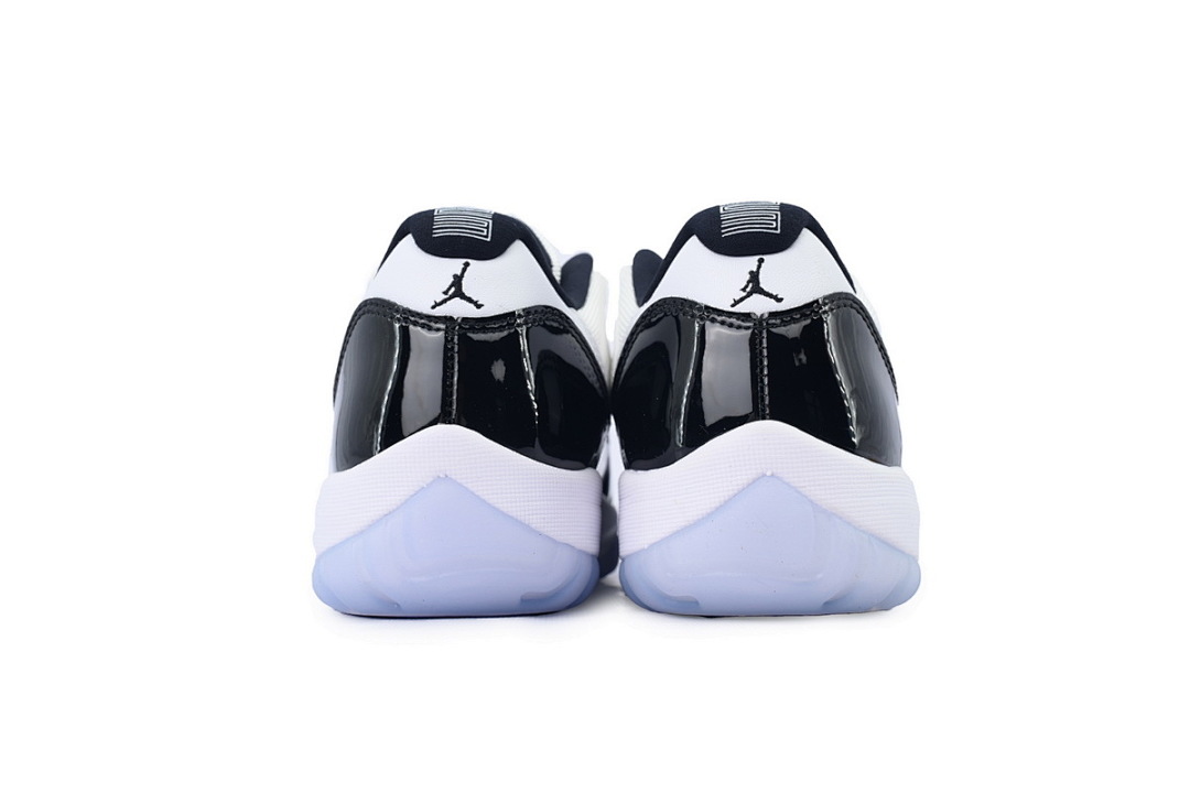 Air Jordan 11 Retro Low Concord