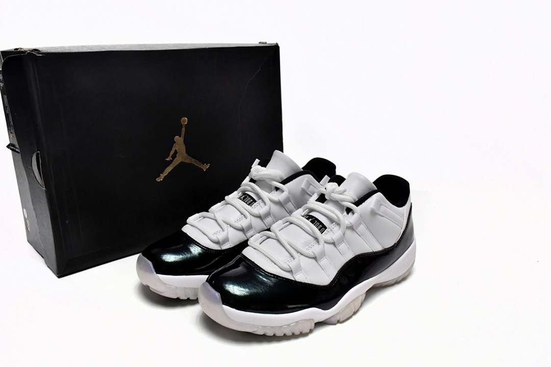 Air Jordan 11   Retro White Black