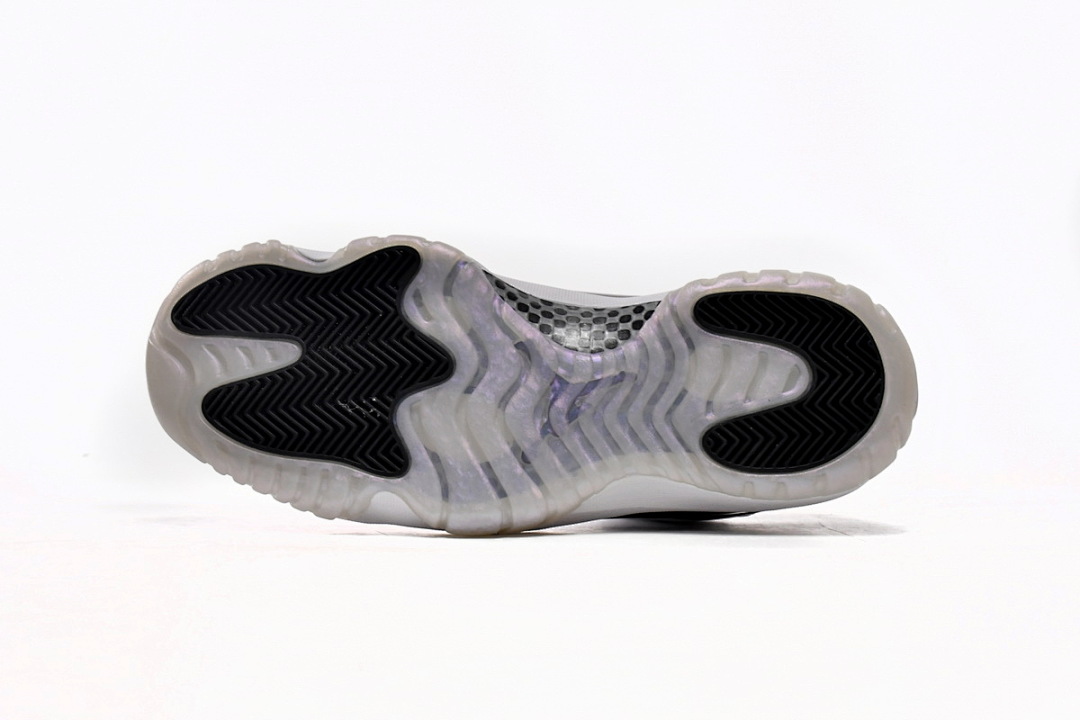Air Jordan 11   Retro White Black