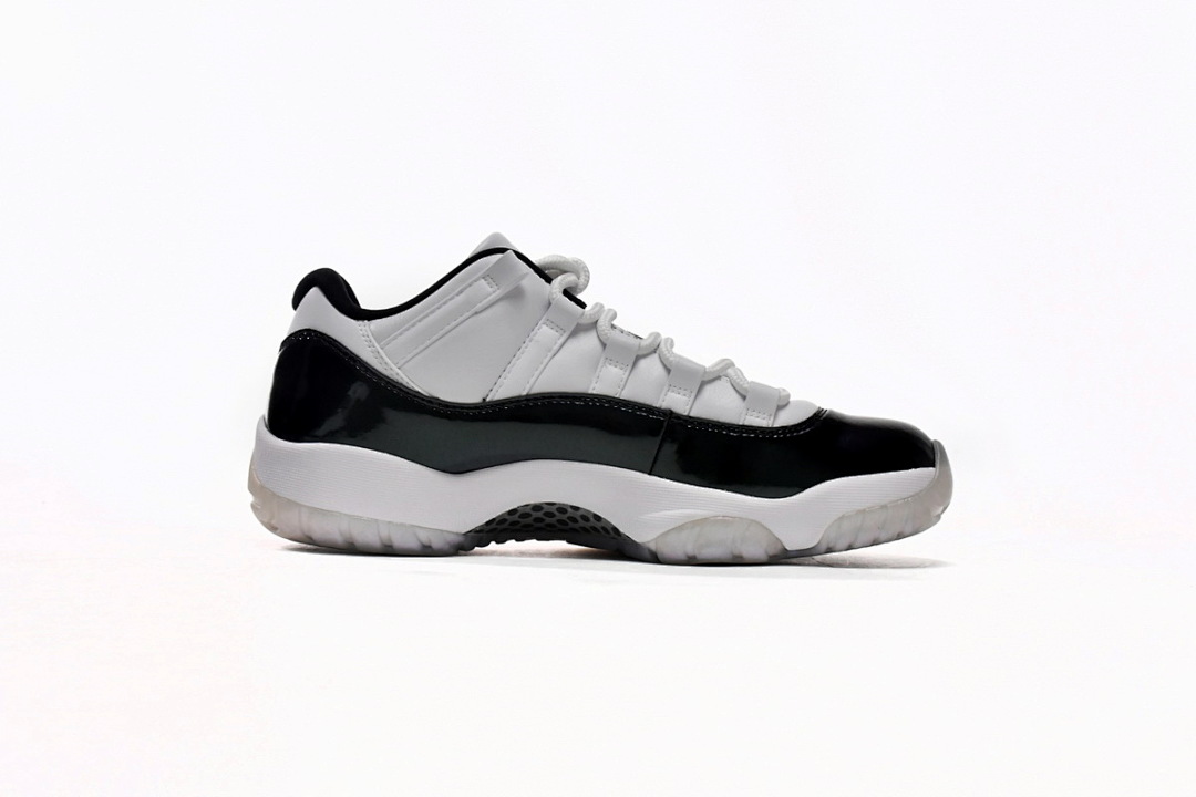 Air Jordan 11   Retro White Black