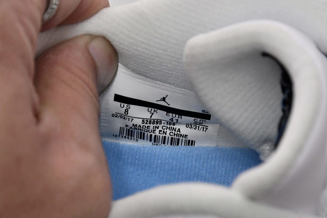 Air Jordan 11 Retro Low University Blue