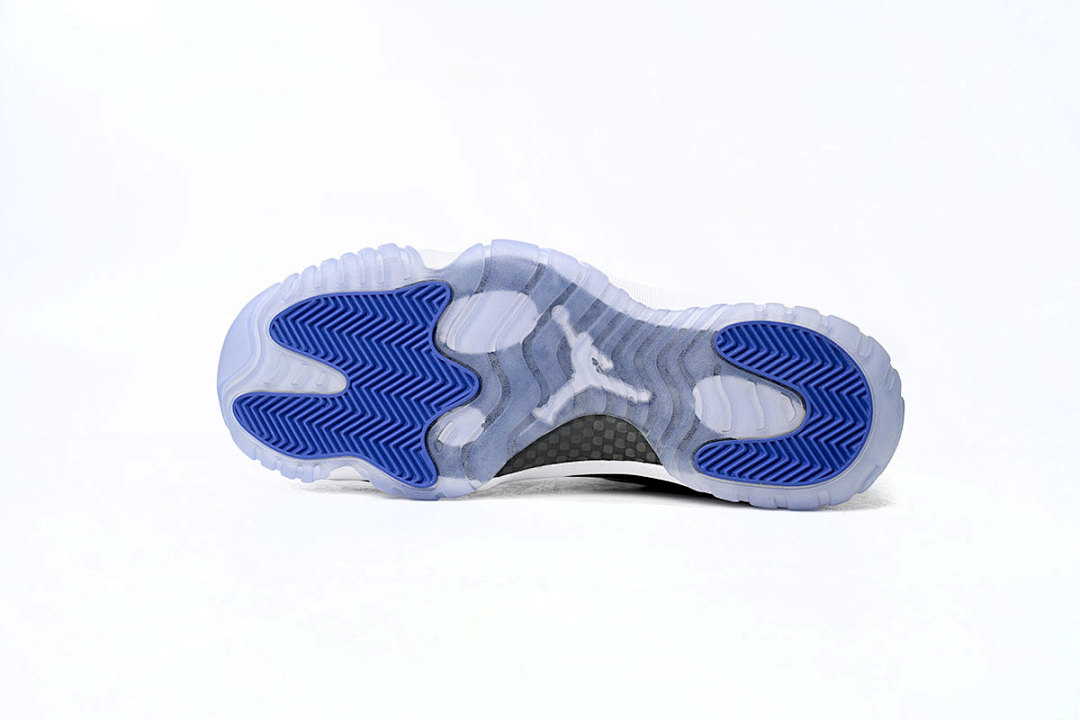Air Jordan 11 Space Jam