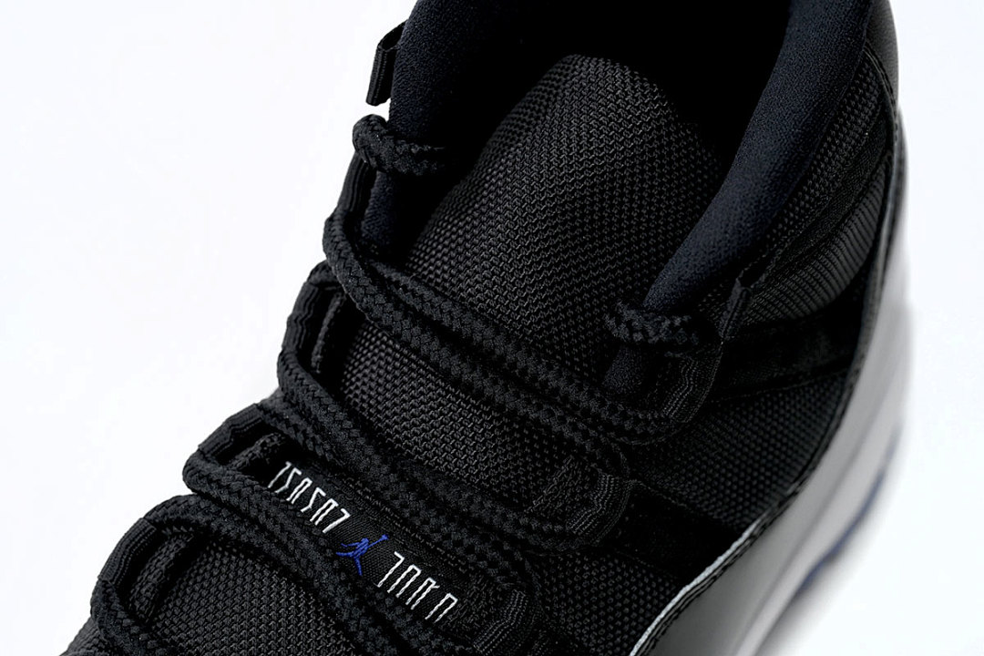 Air Jordan 11 Space Jam