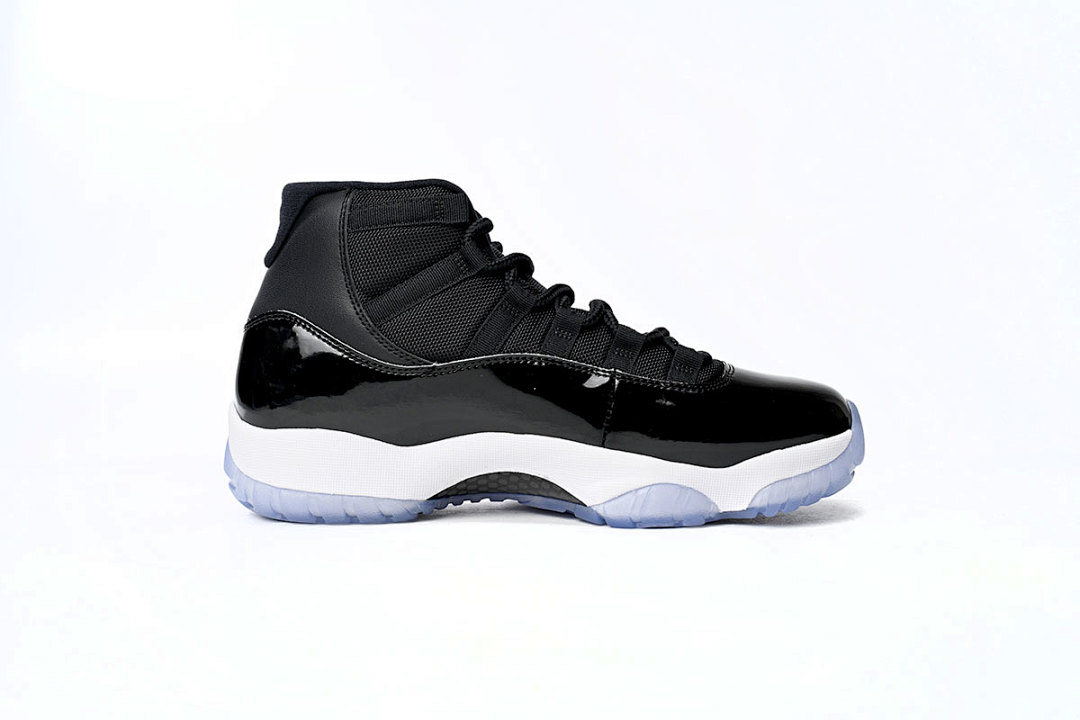 Air Jordan 11 Space Jam