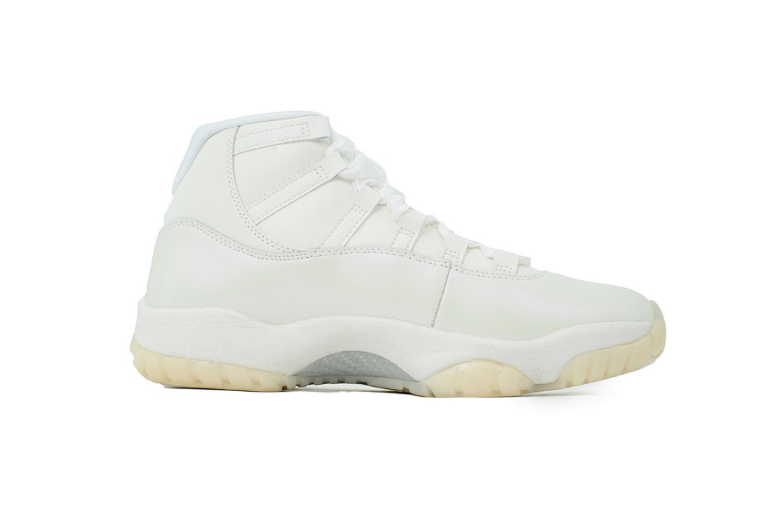Wmns Air Jordan 11 Retro AR0715-110
