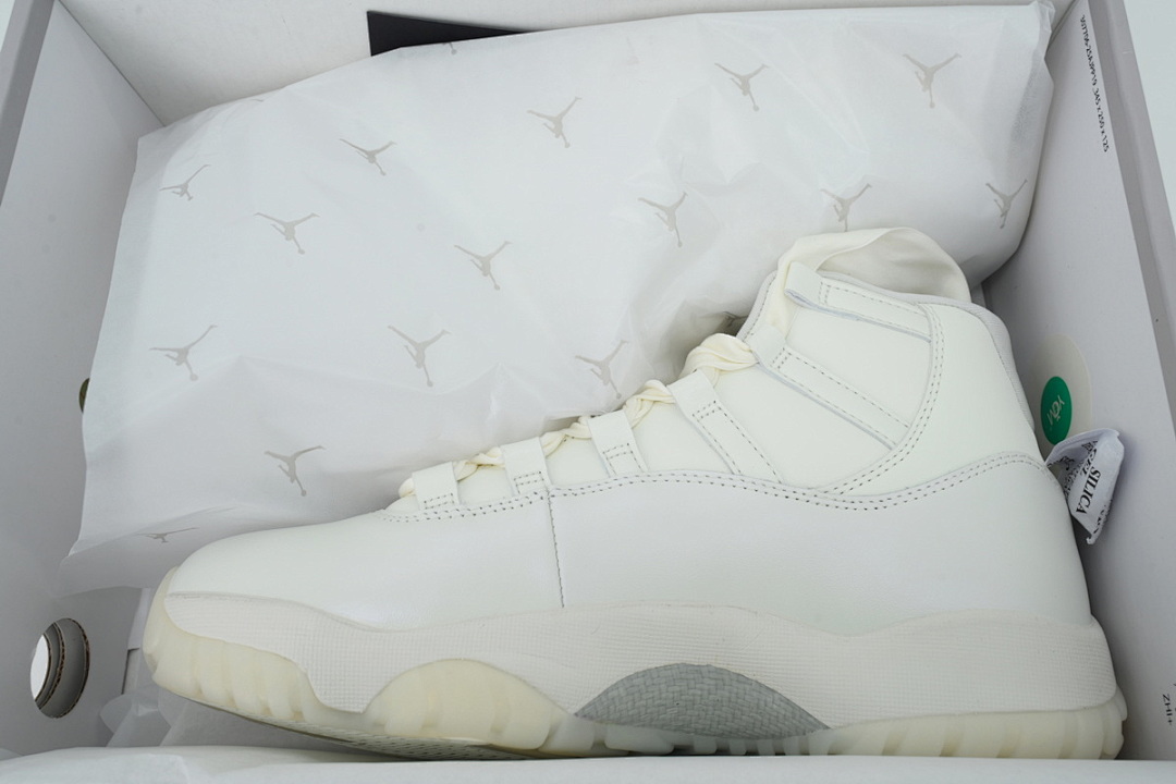  Wmns Air Jordan 11 Retro AR0715-110