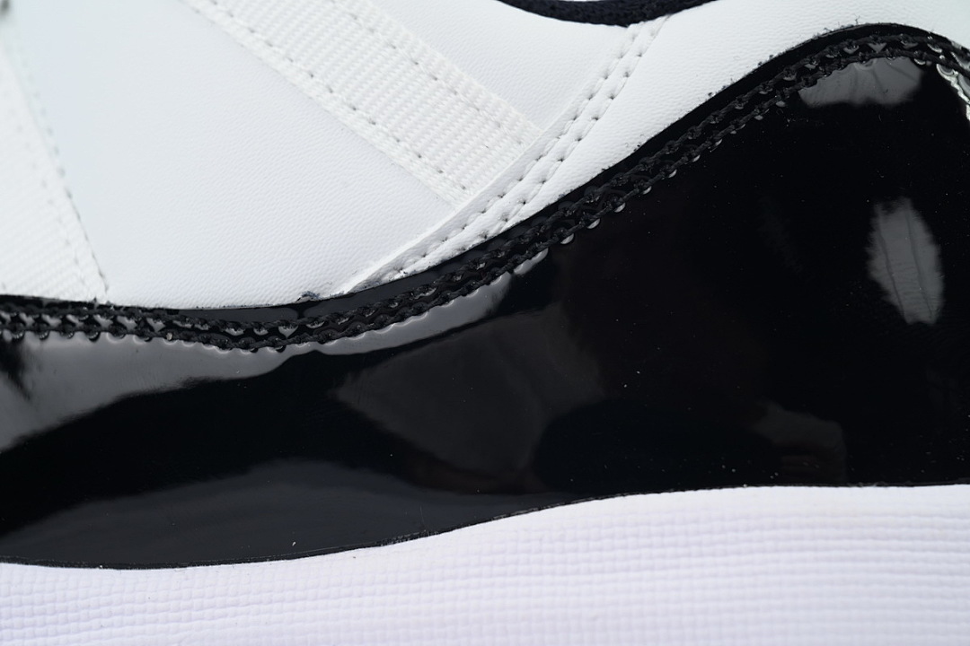 Air Jordan 11 Retro Low Concord Bred AV2187-160
