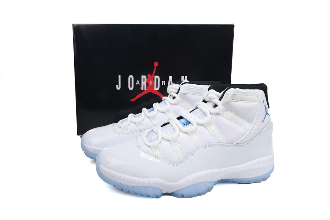 Zapatillas Air Jordan 11 Low WMNS blancas y azul claro CT8012-104 