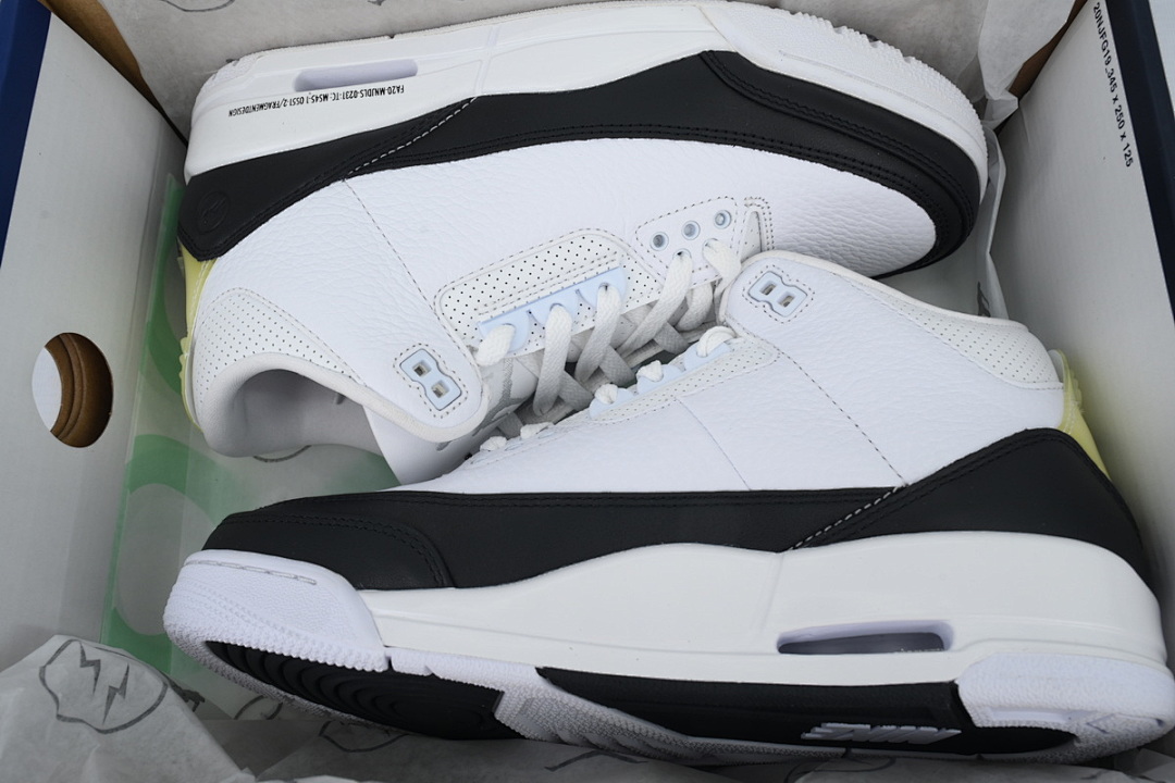  Fragment Design  Air Jordan 3 Negro y Blanco DA3595-100