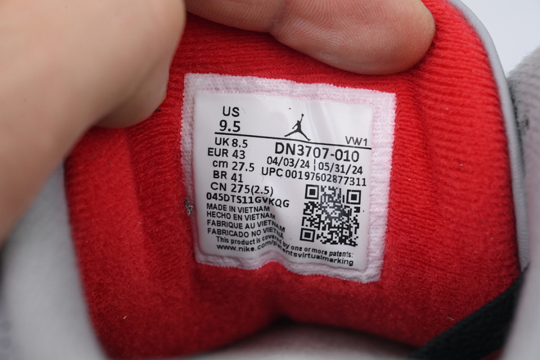  Air Jordan 3 Retro OG DN3707-010