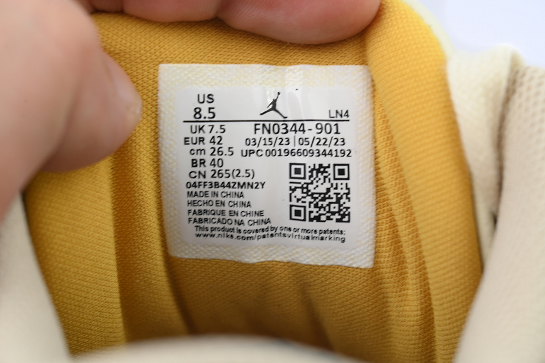  J Balvin  Air Jordan 3 Blanco, Azul y Rojo FN0344-901