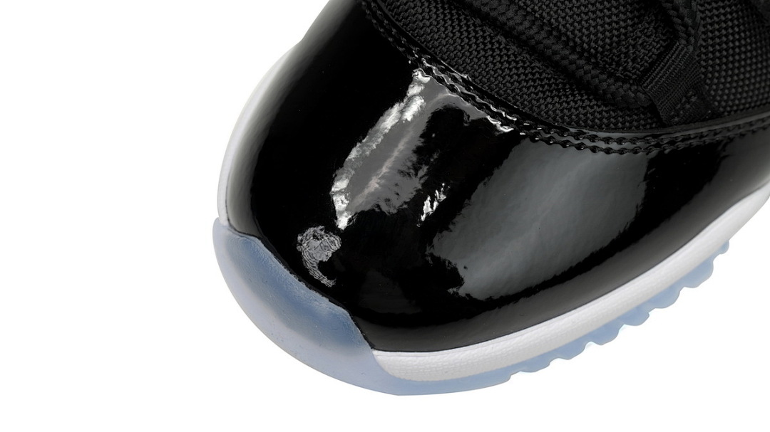  Nike Air Jordan 11 Retro Low FV5104-004