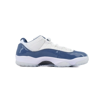 Zapatillas Air Jordan 11 Retro Low en azul marino, blanco y azul hielo FV5104-104 02