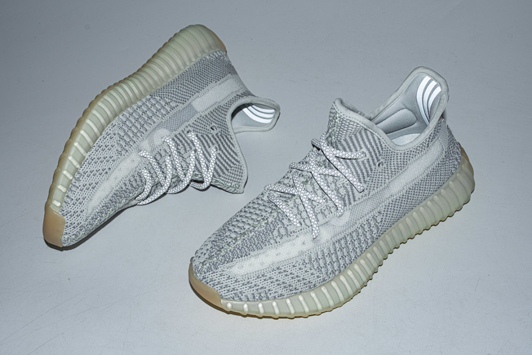 FX4348 adidas Yeezy Boost 350 V2