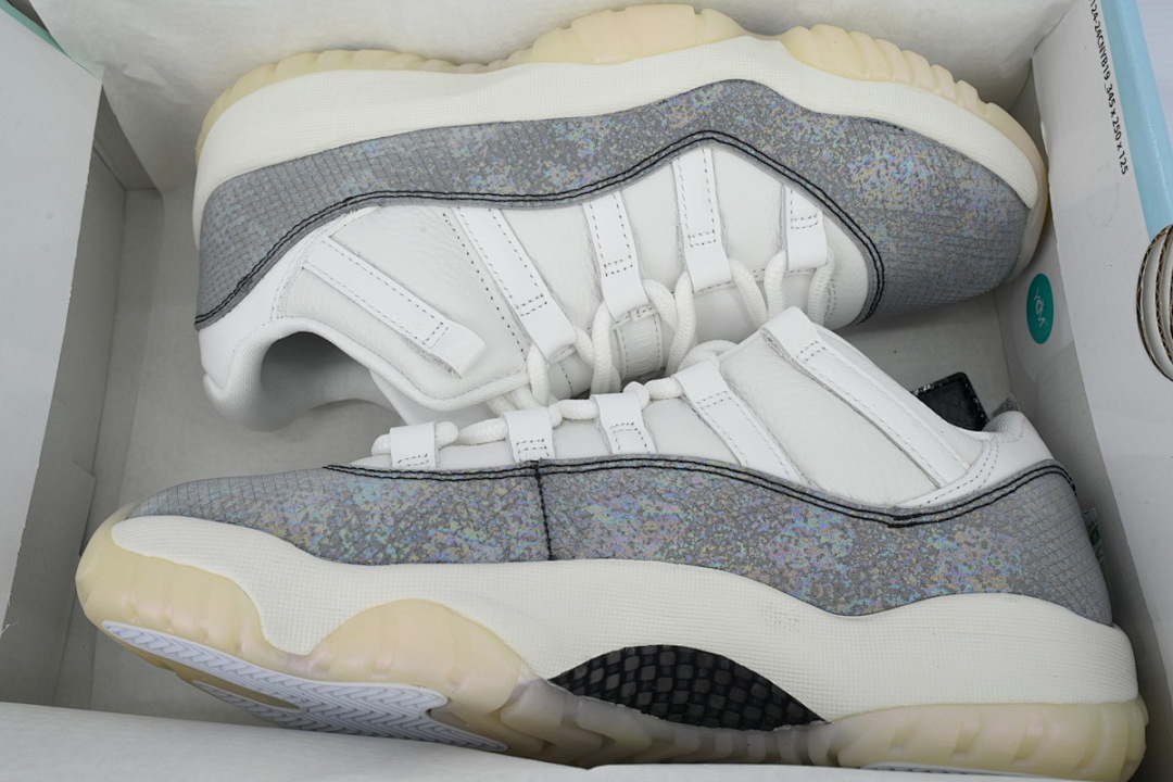  Air Jordan 11 Low HQ7000-001