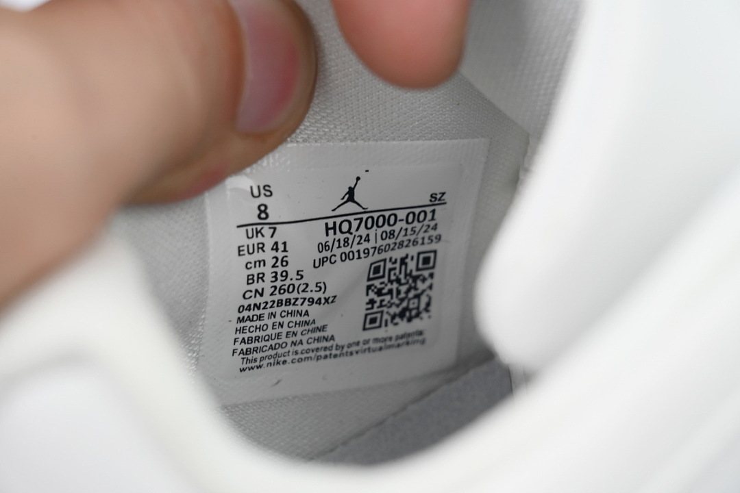 Air Jordan 11 Low HQ7000-001