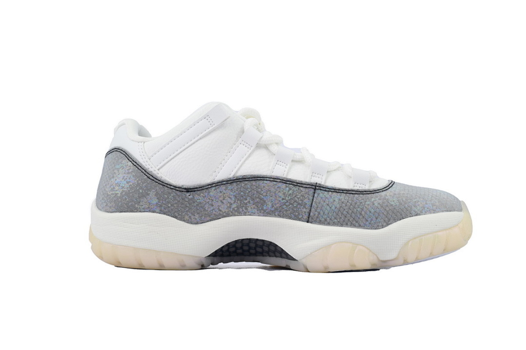 Air Jordan 11 Low HQ7000-001