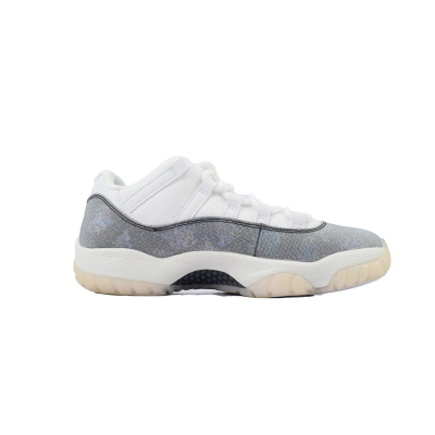Air Jordan 11 Low HQ7000-001 02