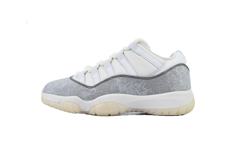  Air Jordan 11 Low HQ7000-001