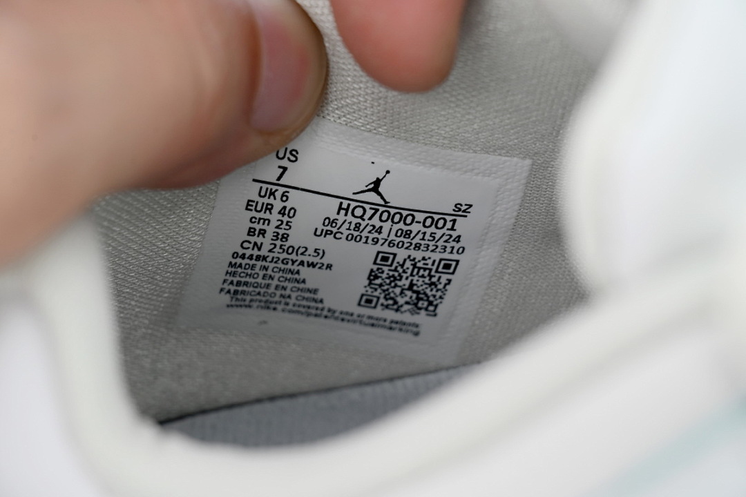  Air Jordan 11 Low HQ7000-001