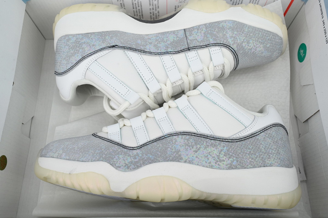  Air Jordan 11 Low HQ7000-001